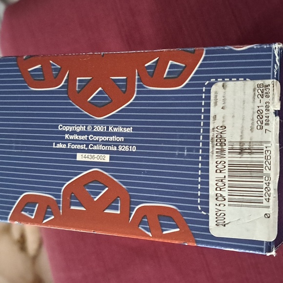 Kwikset Maximum Security Indoor Hall & Closet Door Knobs With Latch - Picture 4 of 4